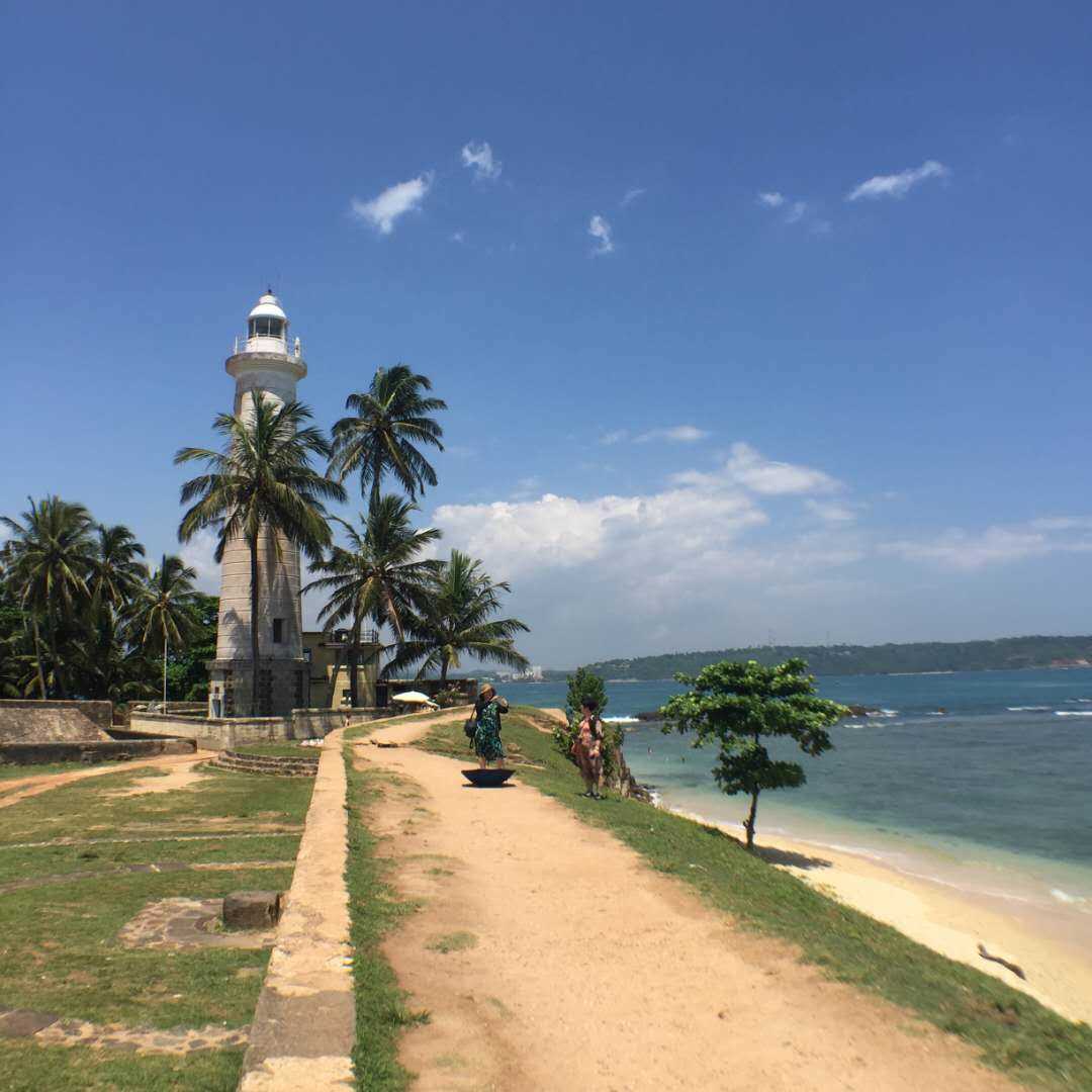 The surrounding rock of Galle Castle is constructed in the underwater world, and the Bell Tower Lighthouse offers a glimpse into the immortal future of the present (7/8). Self guided tour guide to Sri Lanka