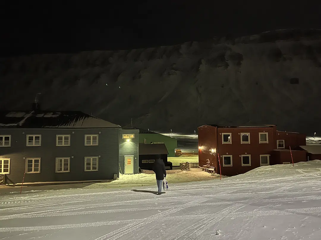 Travel Abroad | Experience the Polar Night in the World's Northernmost City, Longyearbyen