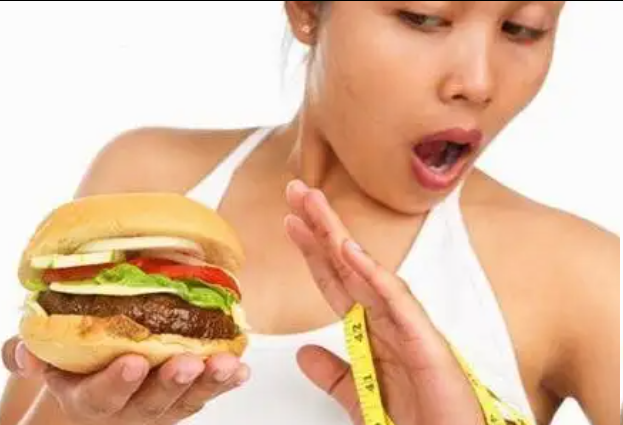 The core of losing weight is whether it should be achieved through exercise or by starving oneself?